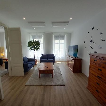 Korvin One Apartman Pápa エクステリア 写真