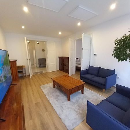 Korvin One Apartman Pápa エクステリア 写真