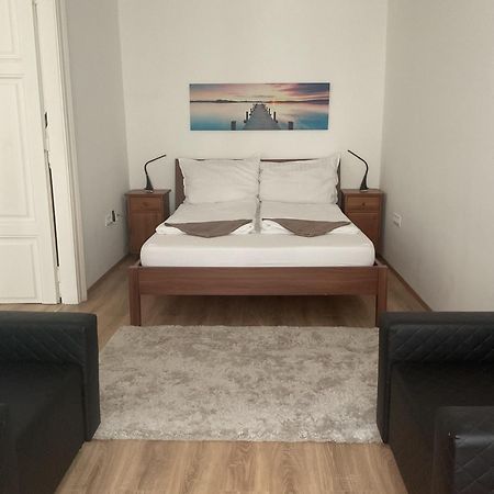 Korvin One Apartman Pápa エクステリア 写真