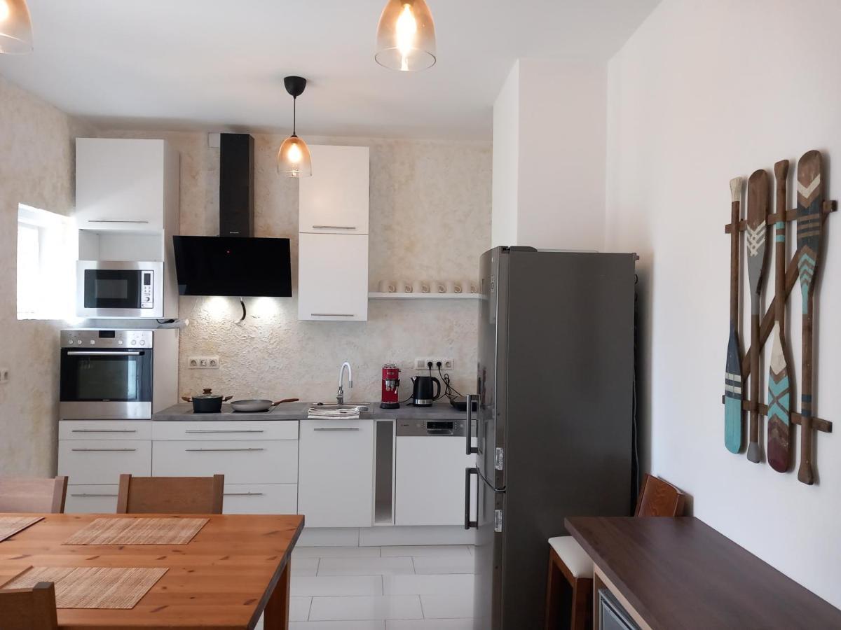 Korvin One Apartman Pápa エクステリア 写真